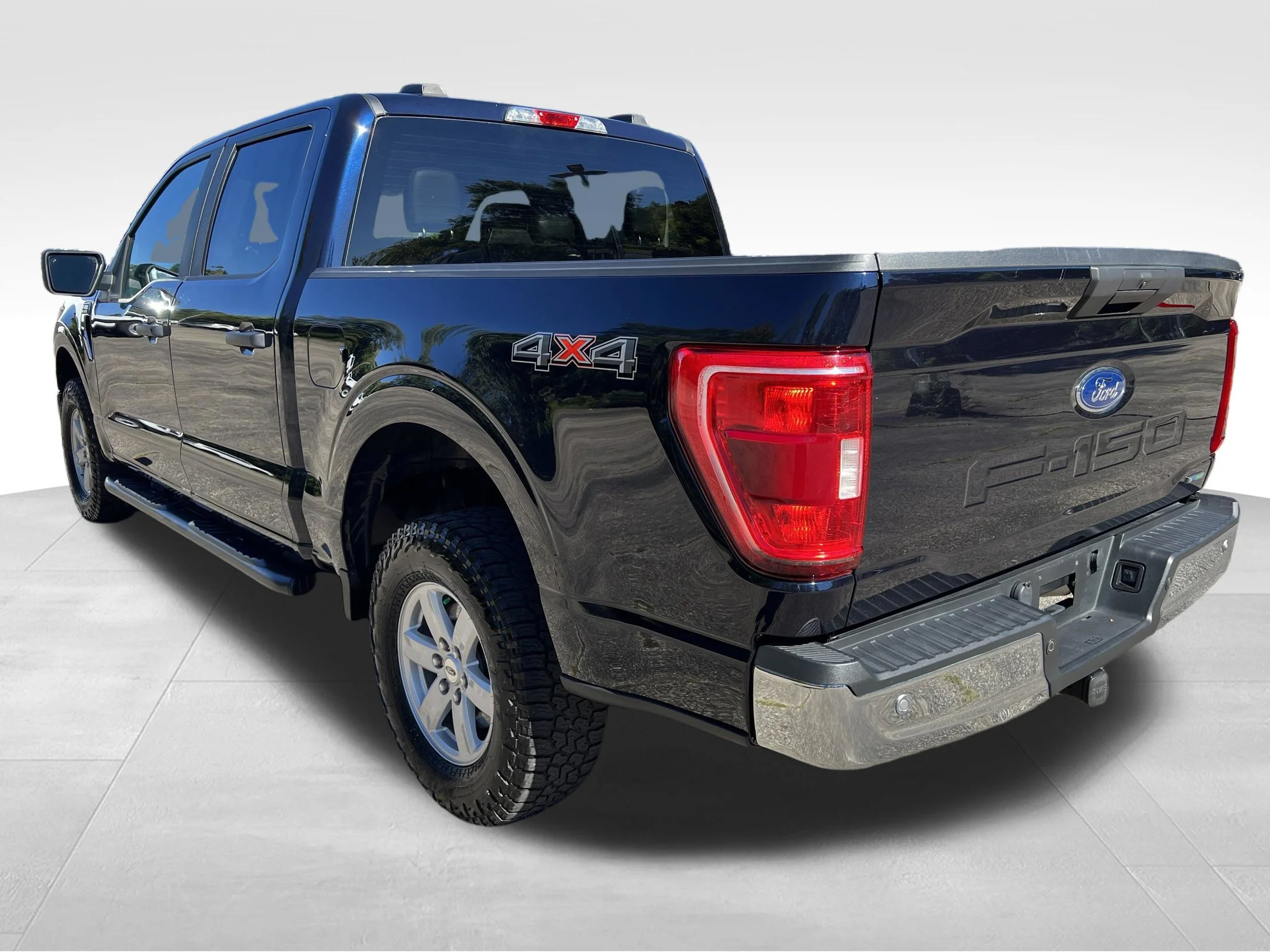 Used 2021 Blue Metallic Ford XLT image 9