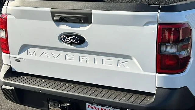 New 2025 Oxford White Ford Lariat® image 31