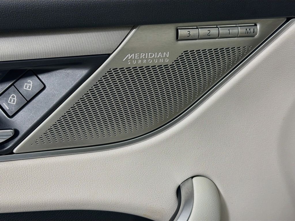 Used 2026 White Jaguar P250 R-Dynamic S image 19