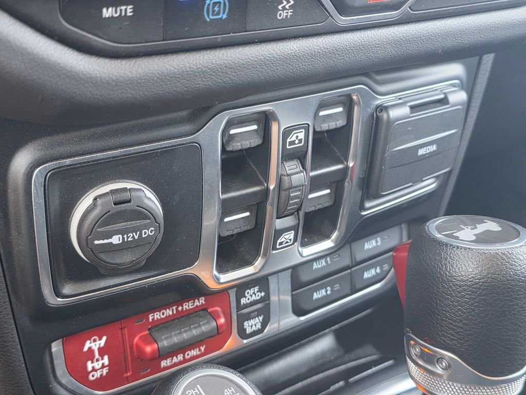 Used 2024 Silver Jeep Rubicon 4xe image 28