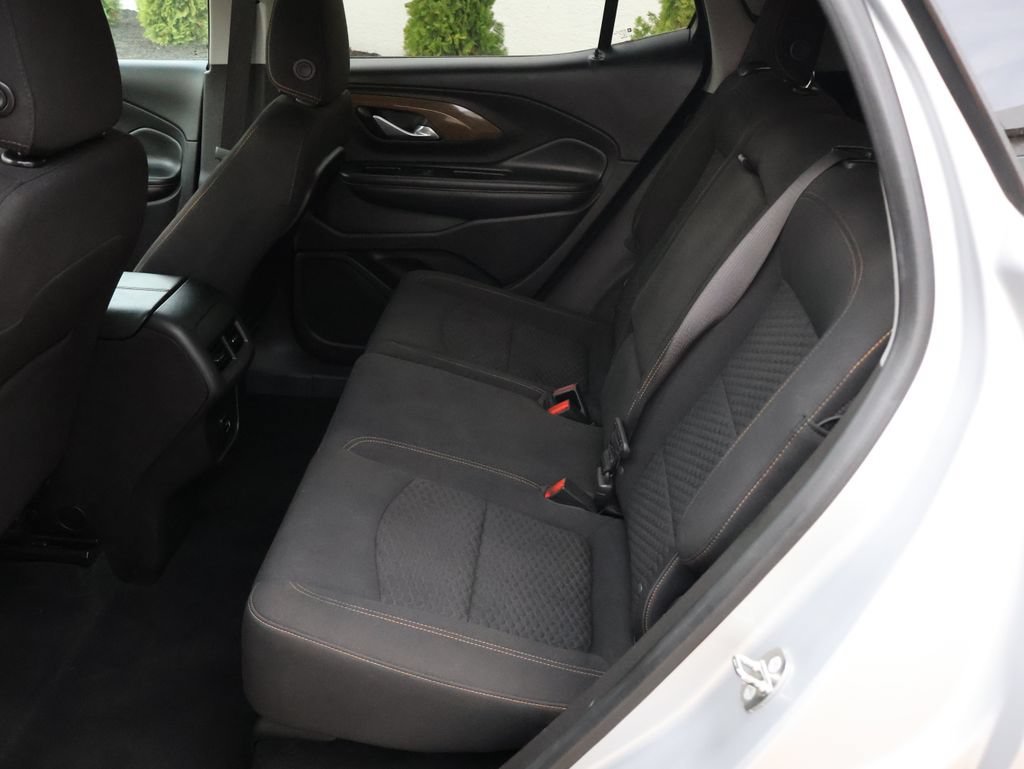 Used 2018 QUICKSILVER METALLIC GMC SLE image 9