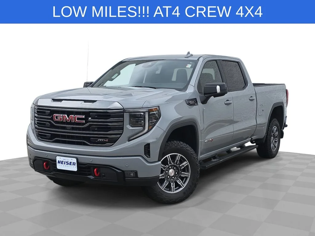Used 2024  GMC AT4 image 1