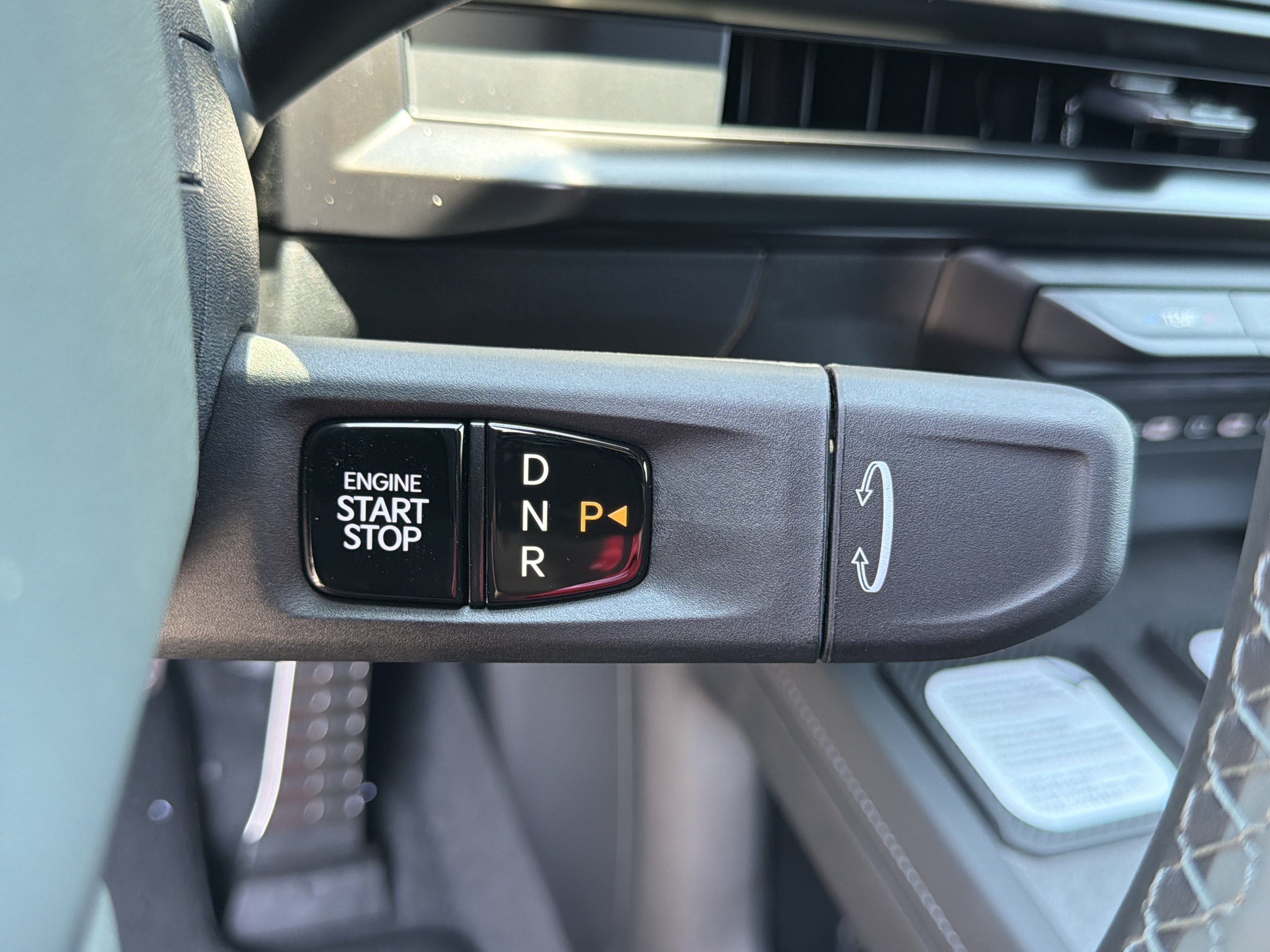 New 2027 Glacial White Pearl Kia X-LINE SX image 14