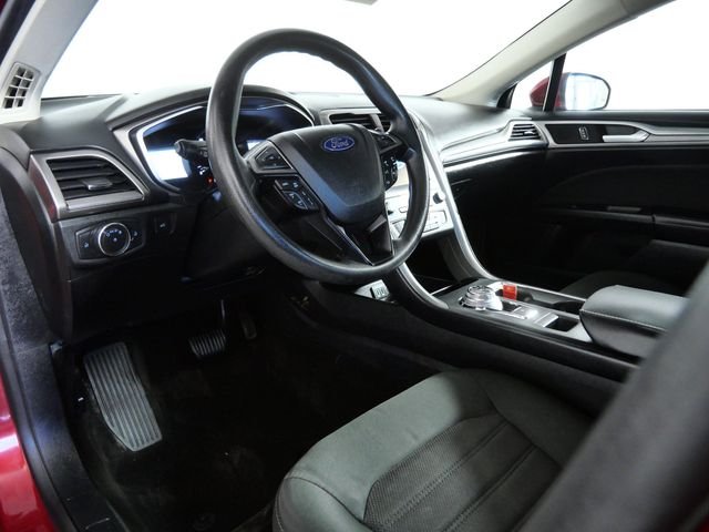 Certified Used 2020 Red Ford SE image 16