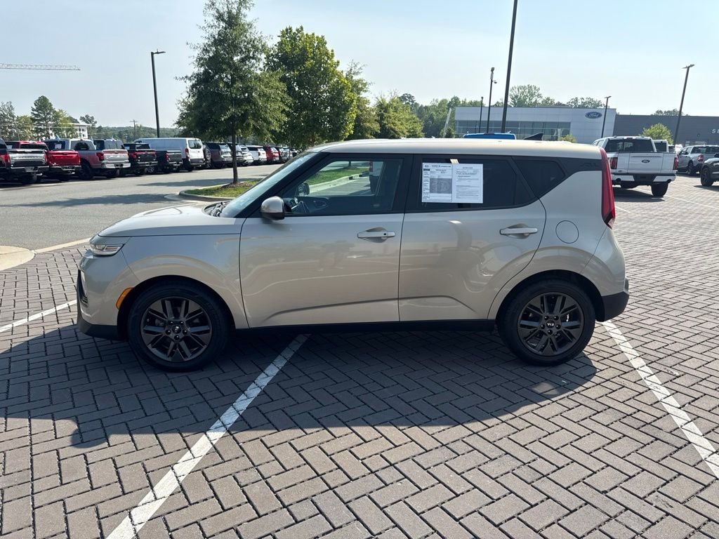 Used 2020 Gold Kia EX image 4