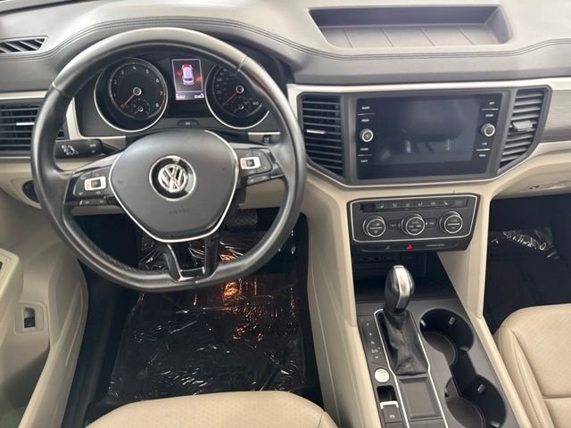 Used 2020 White Volkswagen 2.0T SE w/Technology image 25