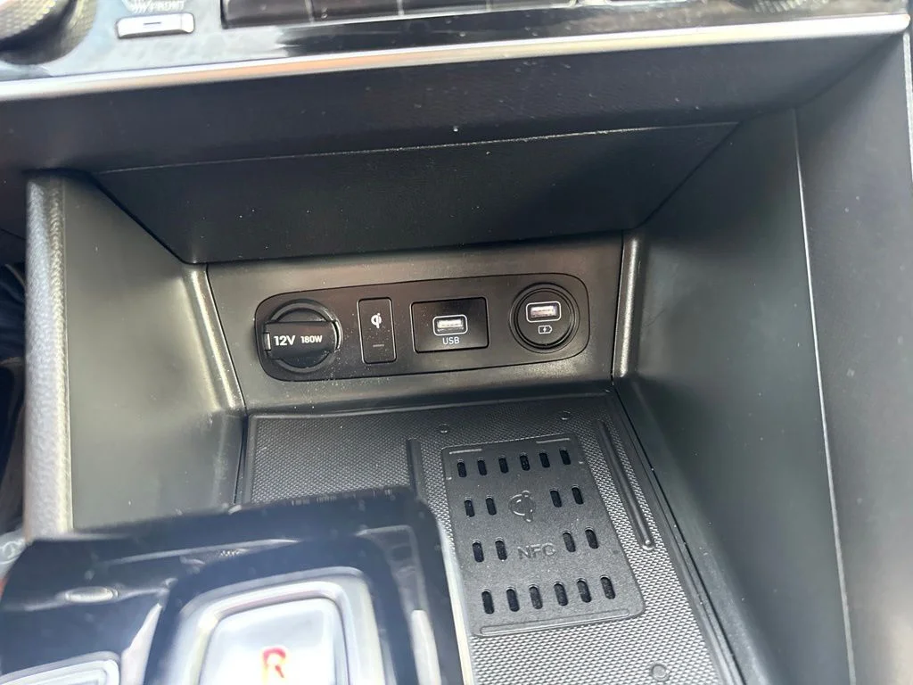 Used 2021 Hyper White Hyundai SEL image 14