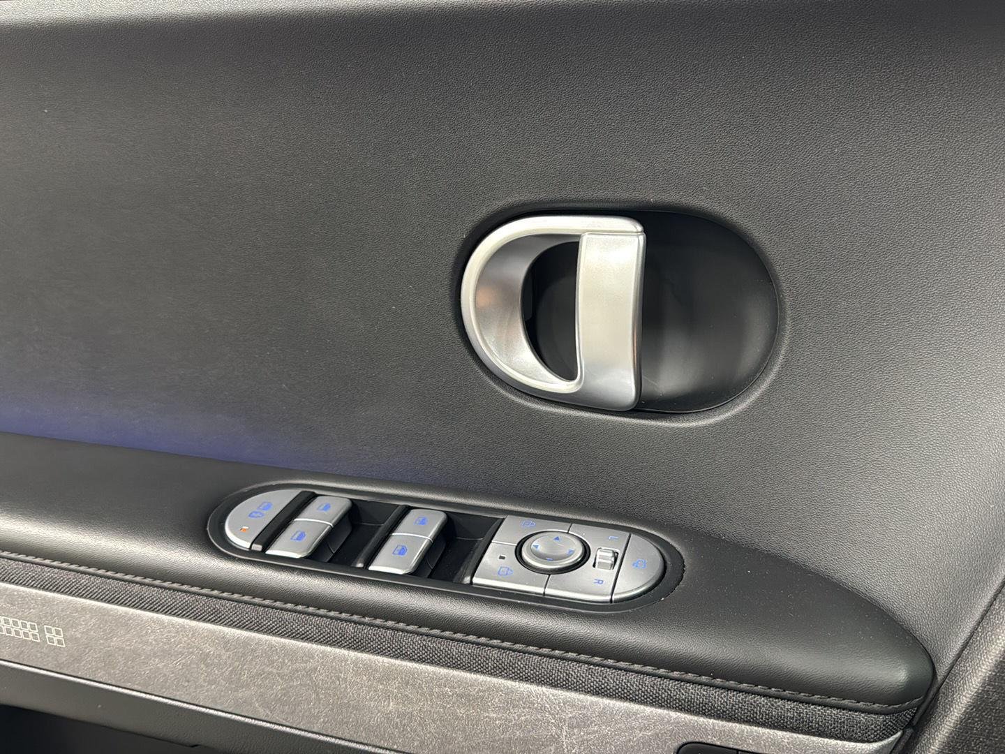2023 Hyundai IONIQ 5 Limited - Photo 32