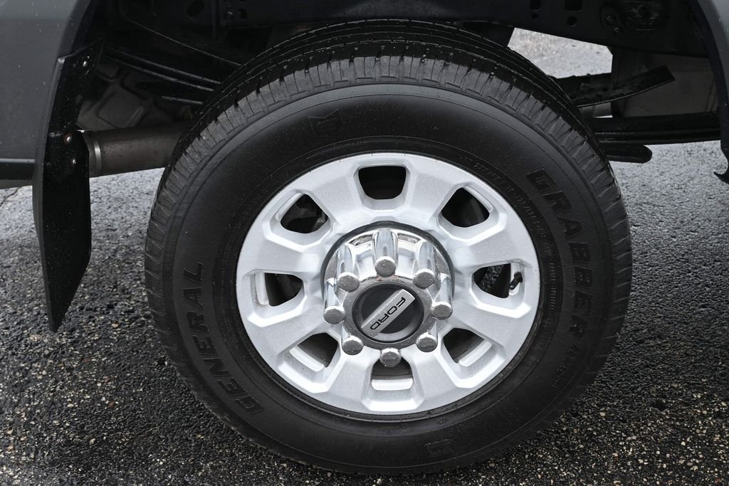 Used 2024 Gray Ford XLT image 16
