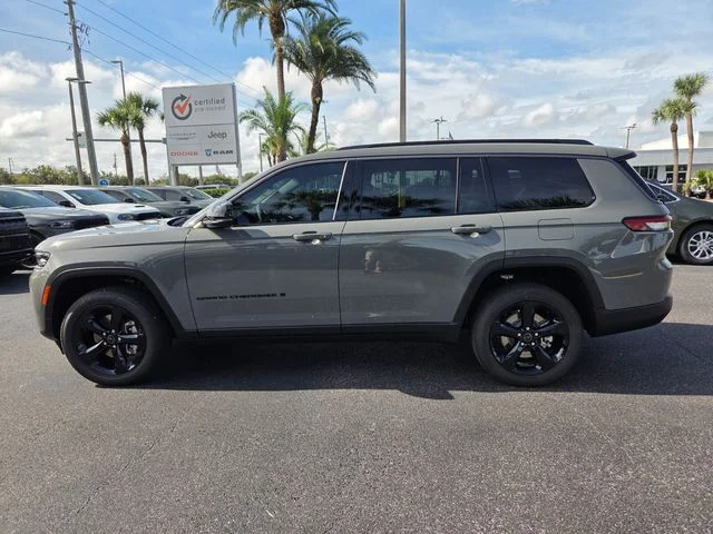 New 2027 Sting-Gray Clearcoat Jeep Limited image 5