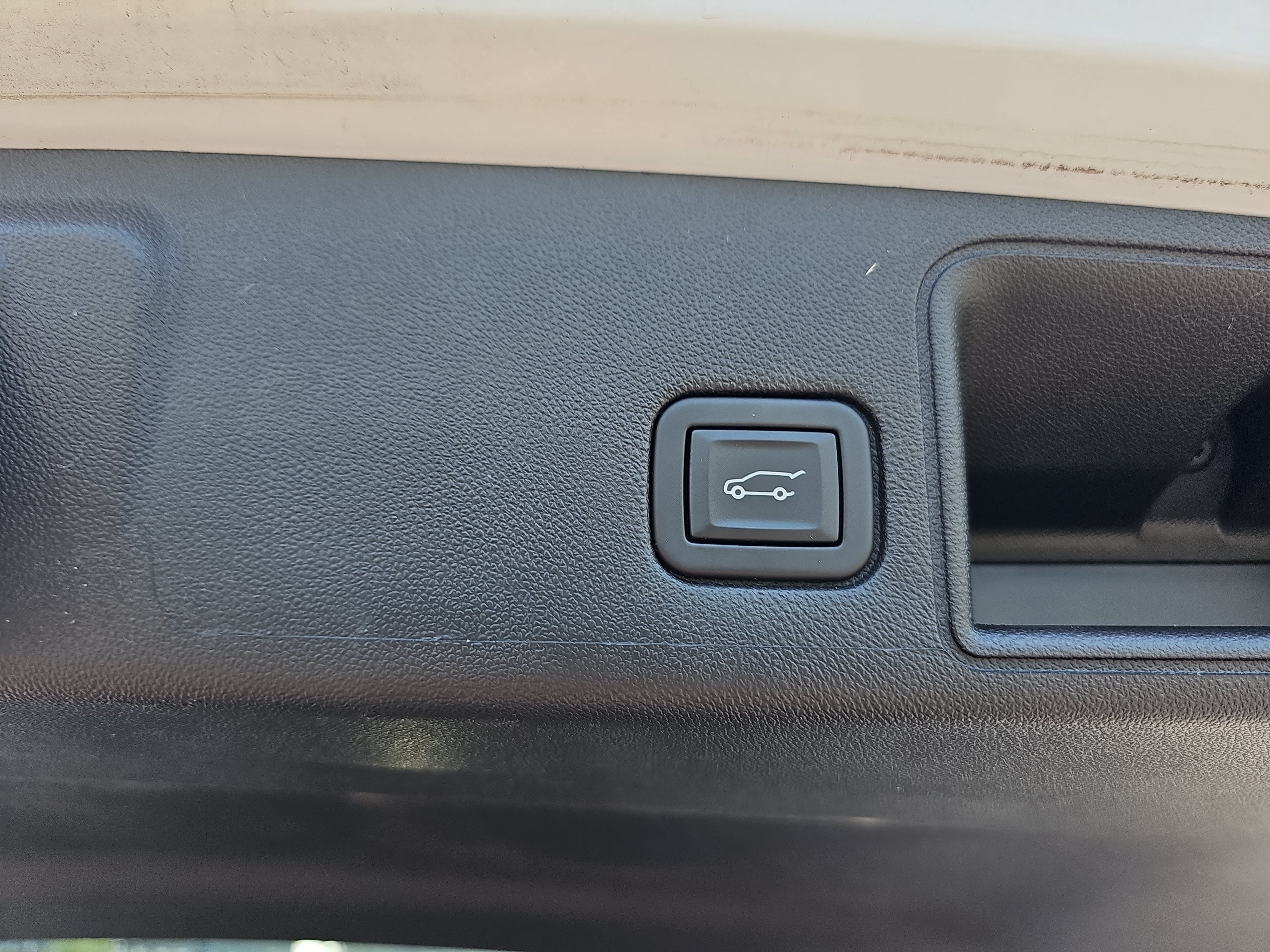 Used 2023 Summit White GMC AT4 image 30