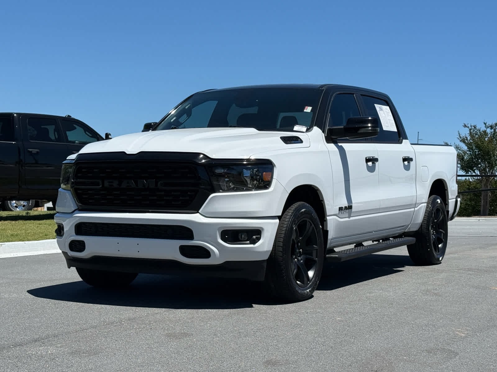 2023 RAM 1500 Big Horn/Lone Star 4x4 Crew Cab 5'7's photo