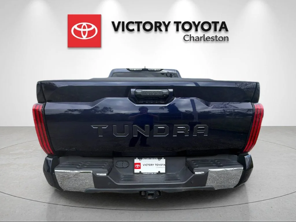 Used 2025  Toyota SR5 image 4