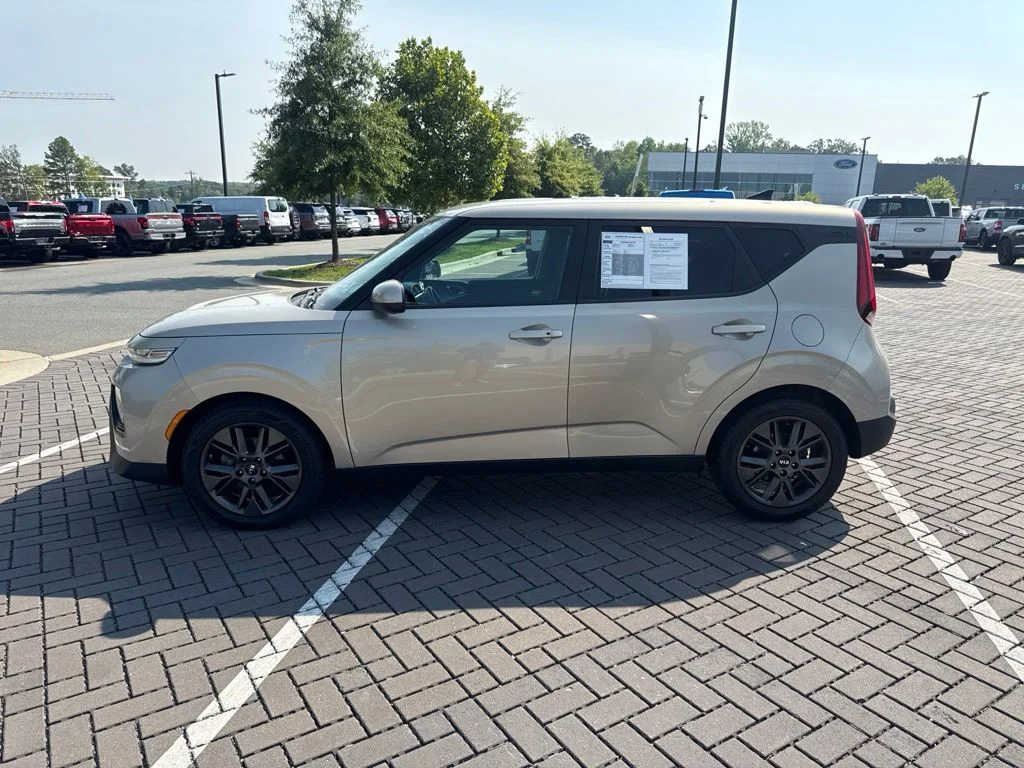 Used 2020 Gold Kia EX image 4