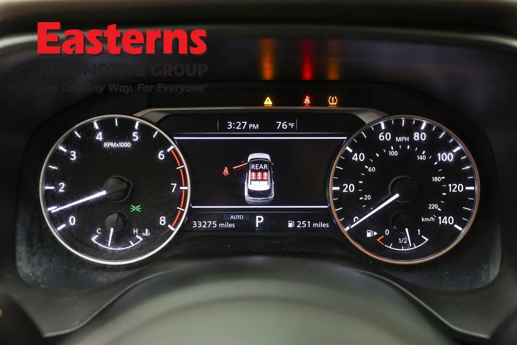 Used 2023 White Nissan S image 18