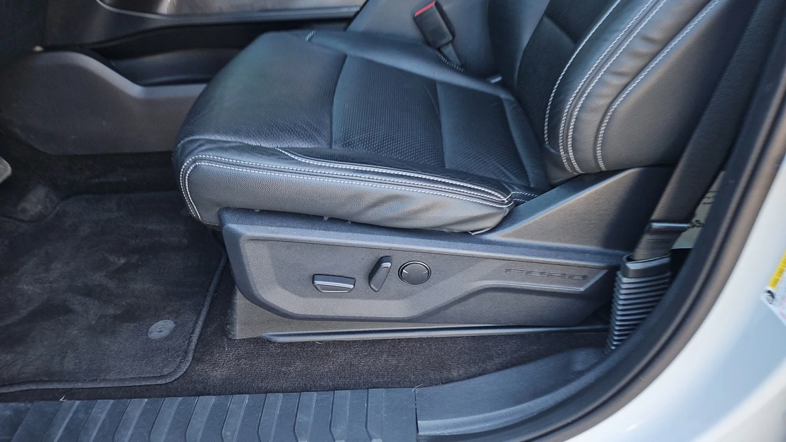 Used 2023 Gray Ford XLT image 13