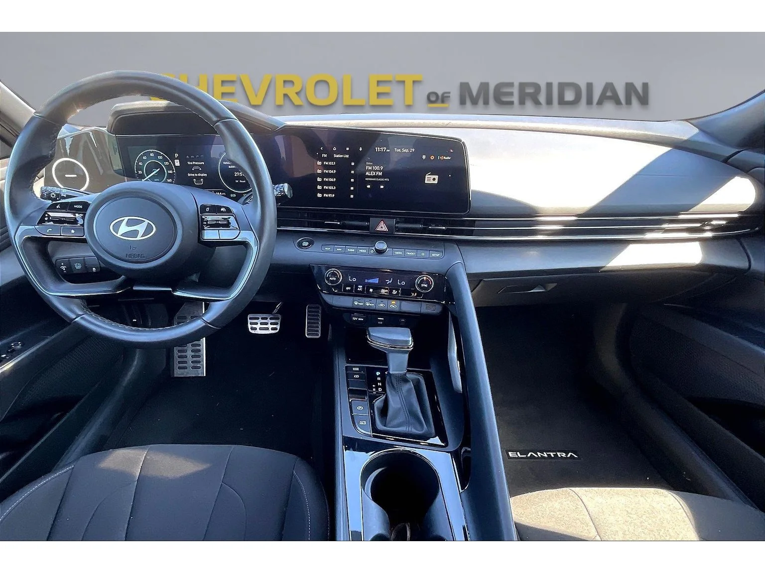 Used 2025  Hyundai SEL Sport image 12