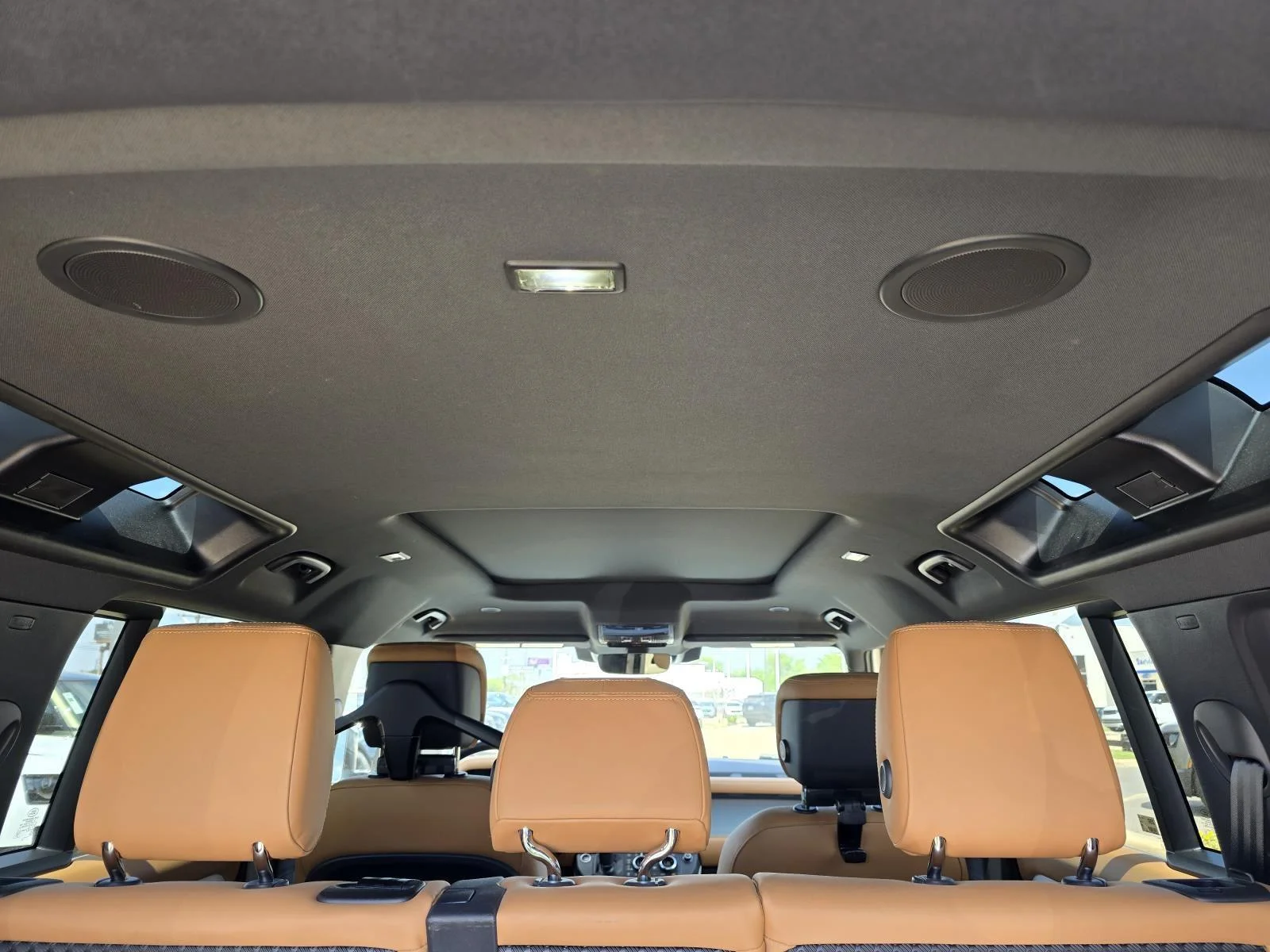 Certified Used 2024 Fuji White Land Rover SE image 32