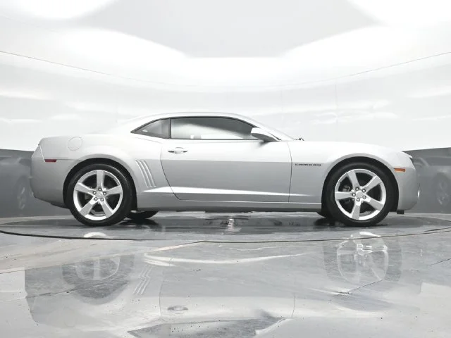 Used 2011 Silver Chevrolet 1LS image 24