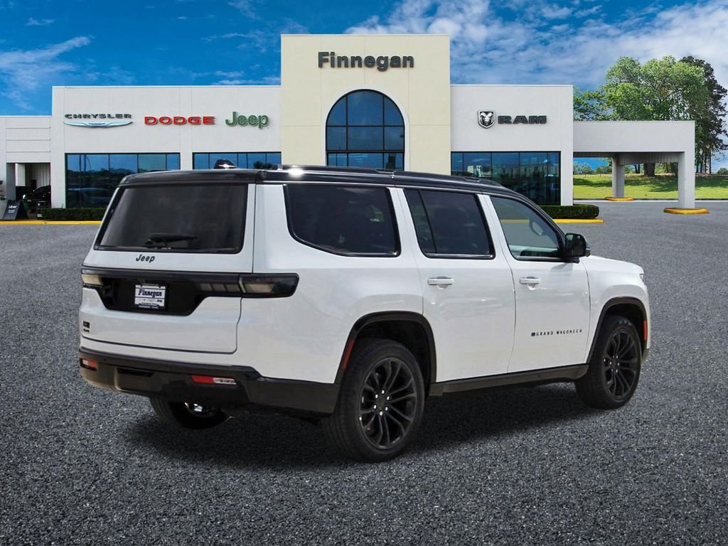 New 2026 Bright White Clear-Coat Exterior Paint Jeep Summit Reserve image 6
