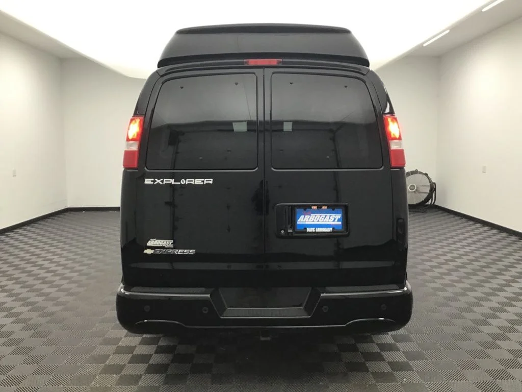 Used 2020 Black Chevrolet Explorer Limited SE image 4