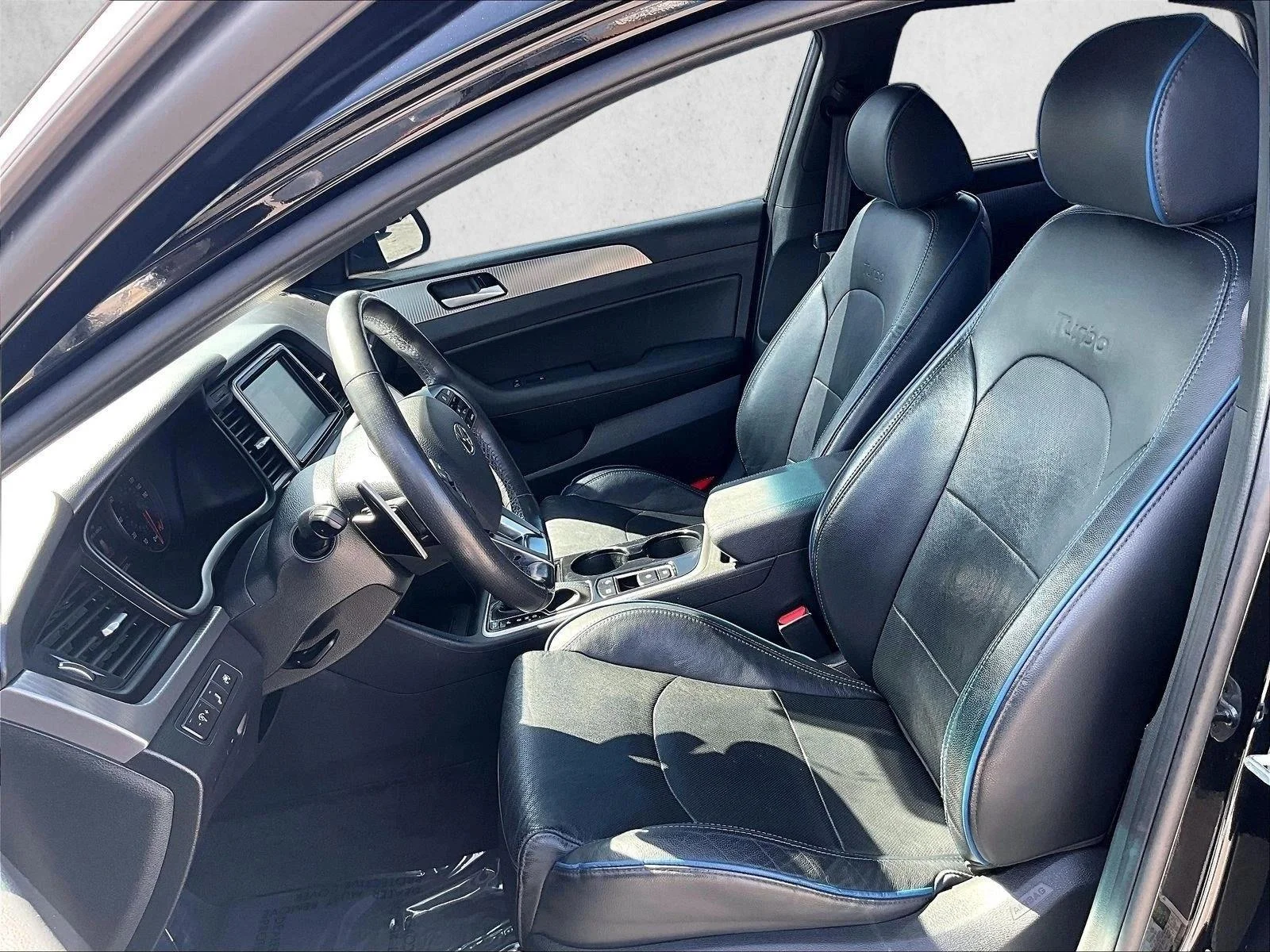 Used 2018 Phantom Black Hyundai Limited image 27
