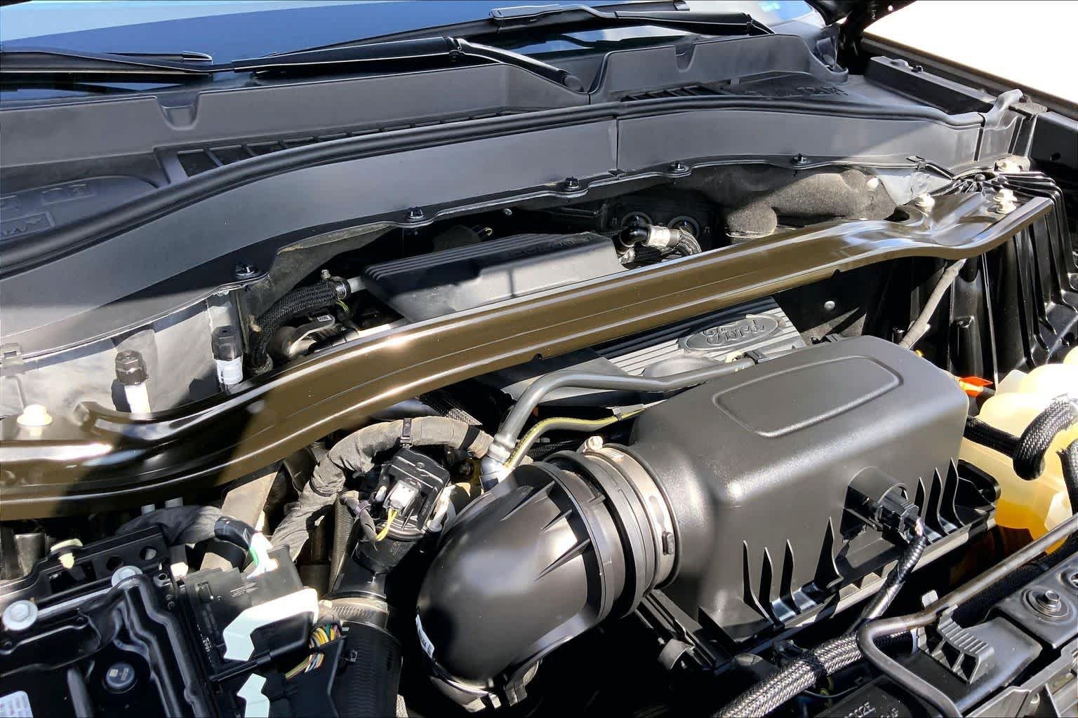 Used 2020 Magnetic Metallic Ford Limited image 32