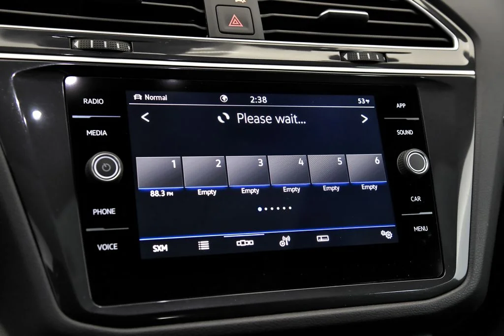 Certified Used 2024  Volkswagen 2.0T SE R-Line Black image 15