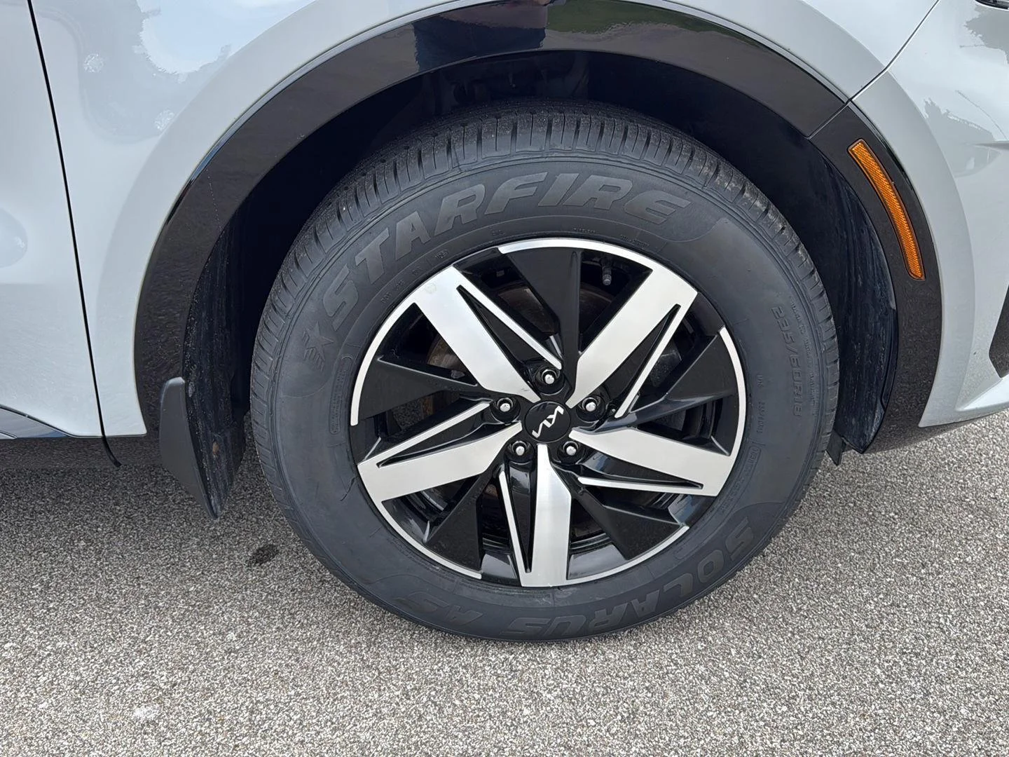 Used 2023 Wolf Gray Kia EX image 15