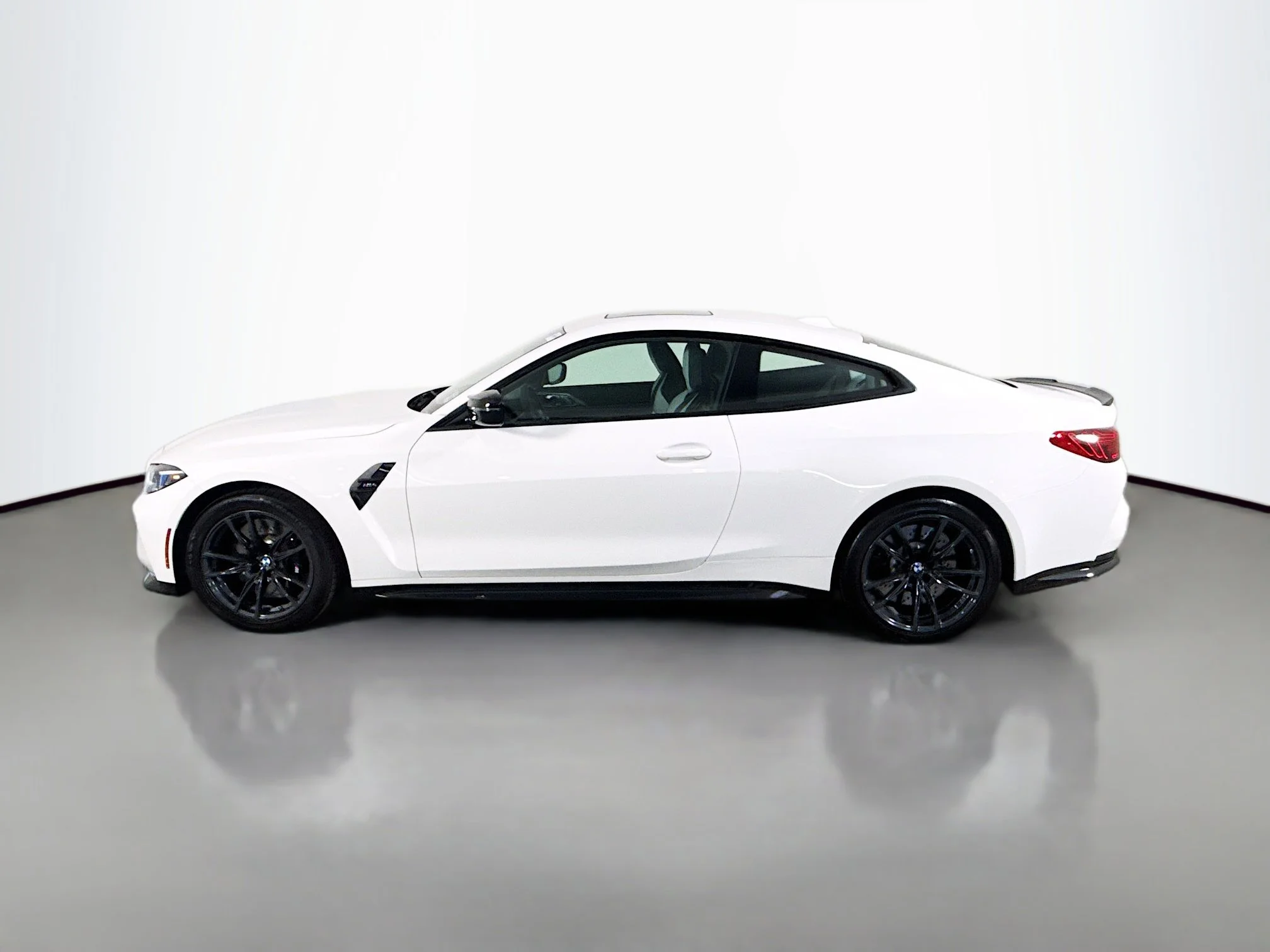 Used 2026 Alpine White BMW Base image 4
