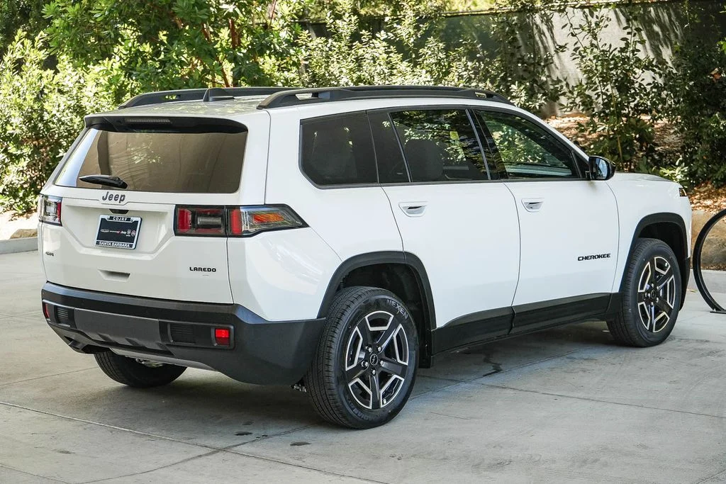 New 2026 Bright White Clearcoat Jeep Laredo image 6