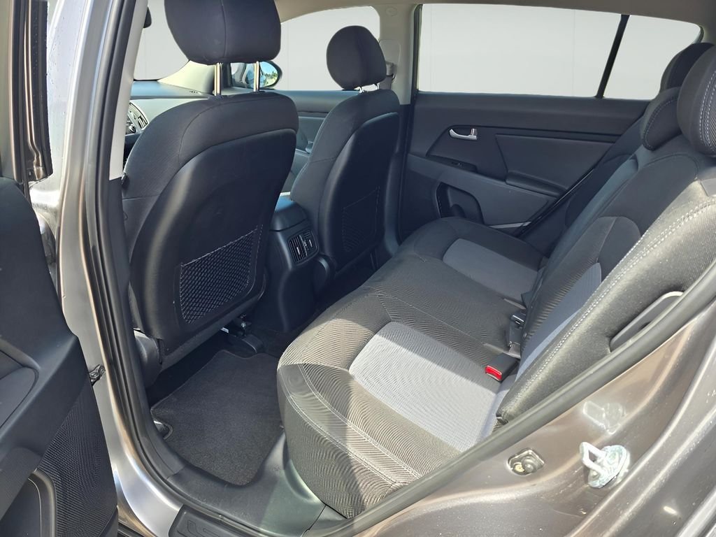 Used 2016 Mineral Silver Kia LX image 24