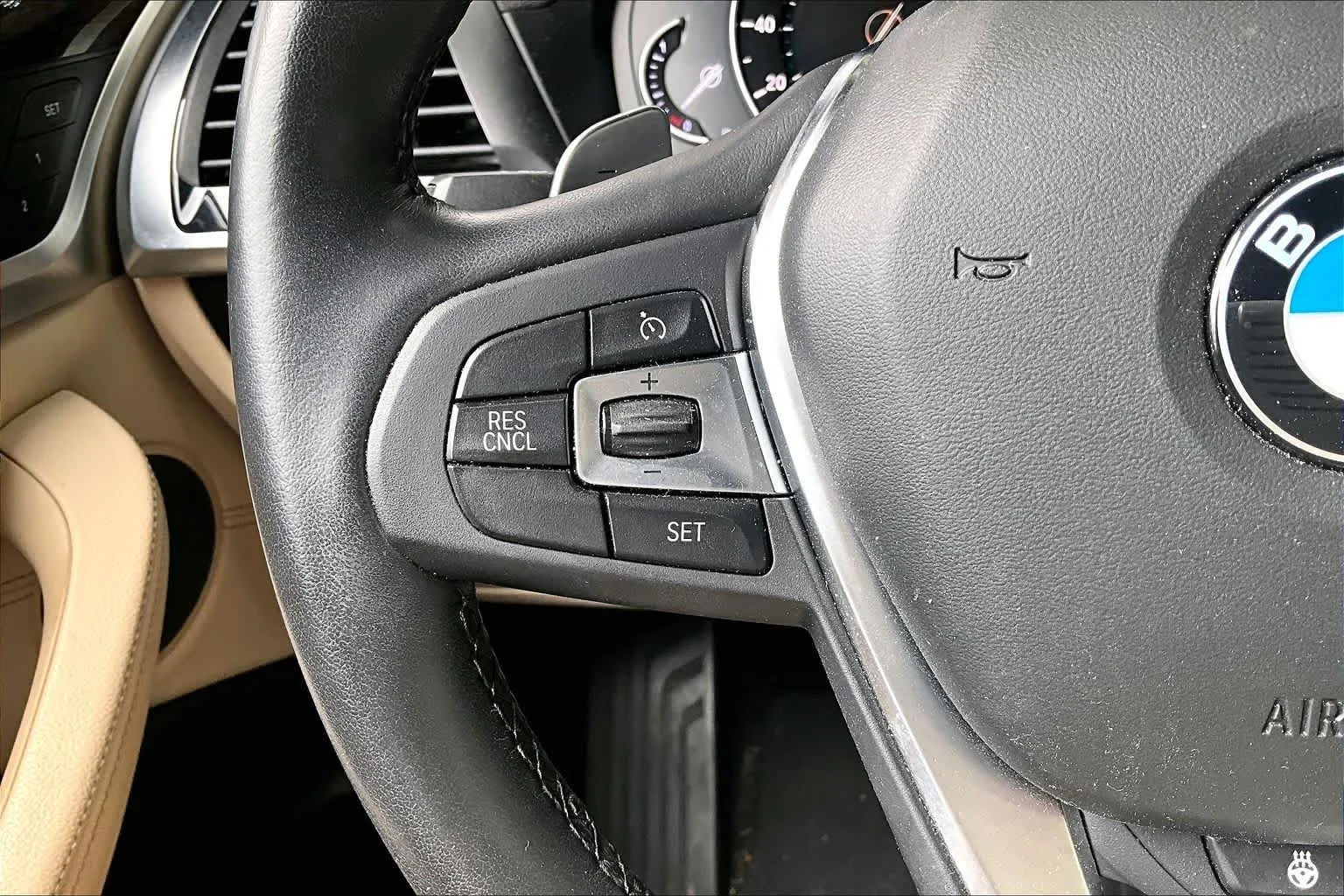 Used 2018 WHITE BMW xDrive30i image 23