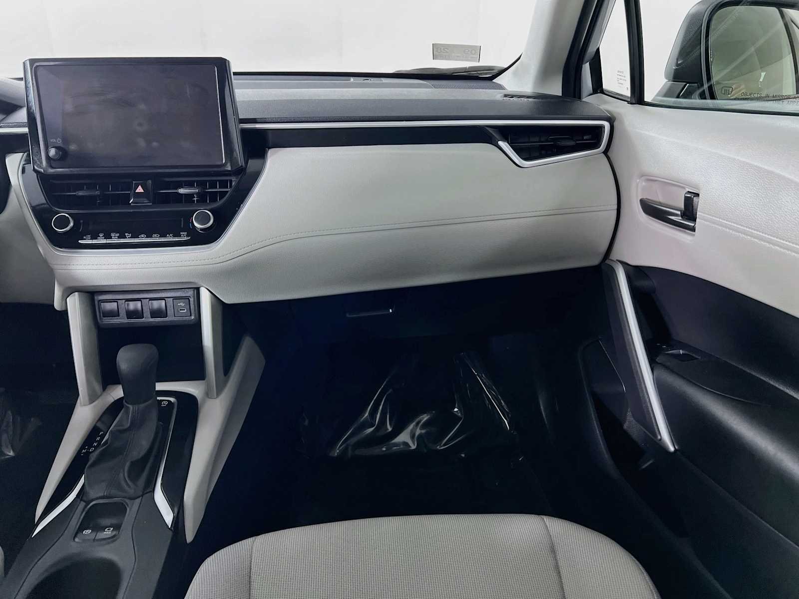 Used 2024 Sonic Silver Toyota L image 22