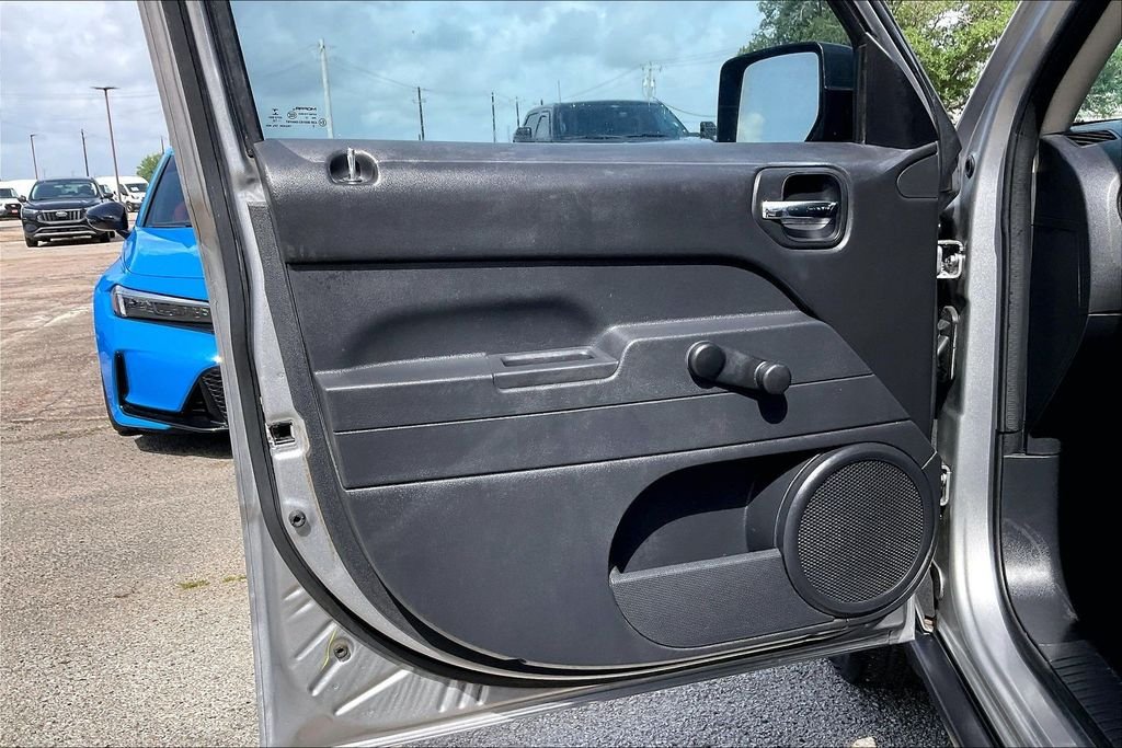 Used 2016 Maximum Steel Metallic Jeep Sport image 16