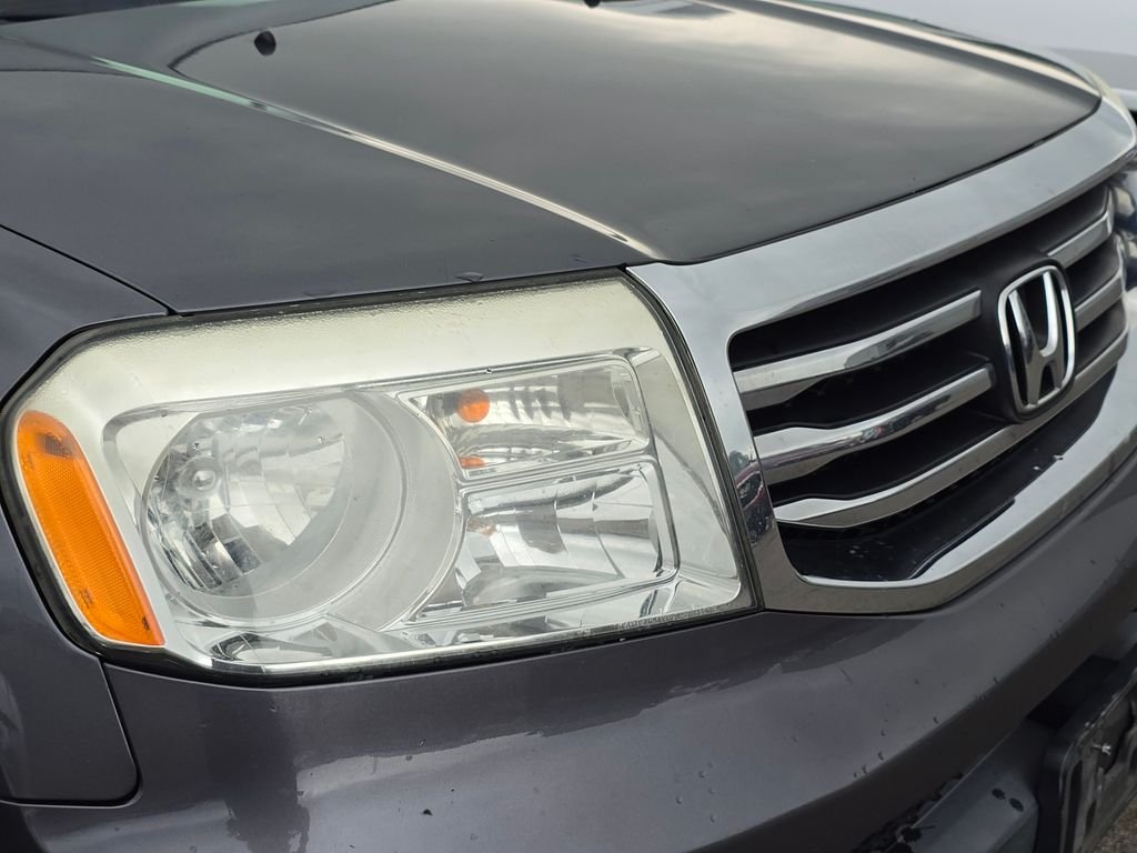 Used 2014 Gray Honda LX image 12