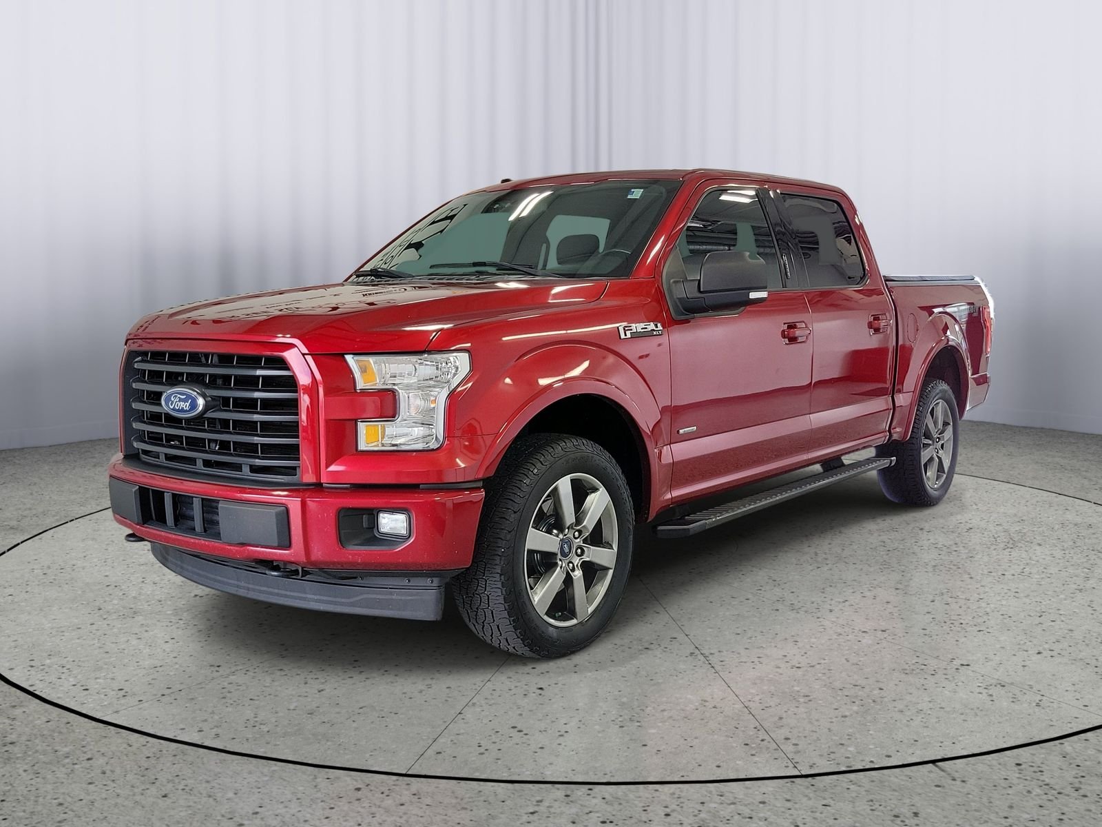 Used 2017 Red Ford XLT image 4