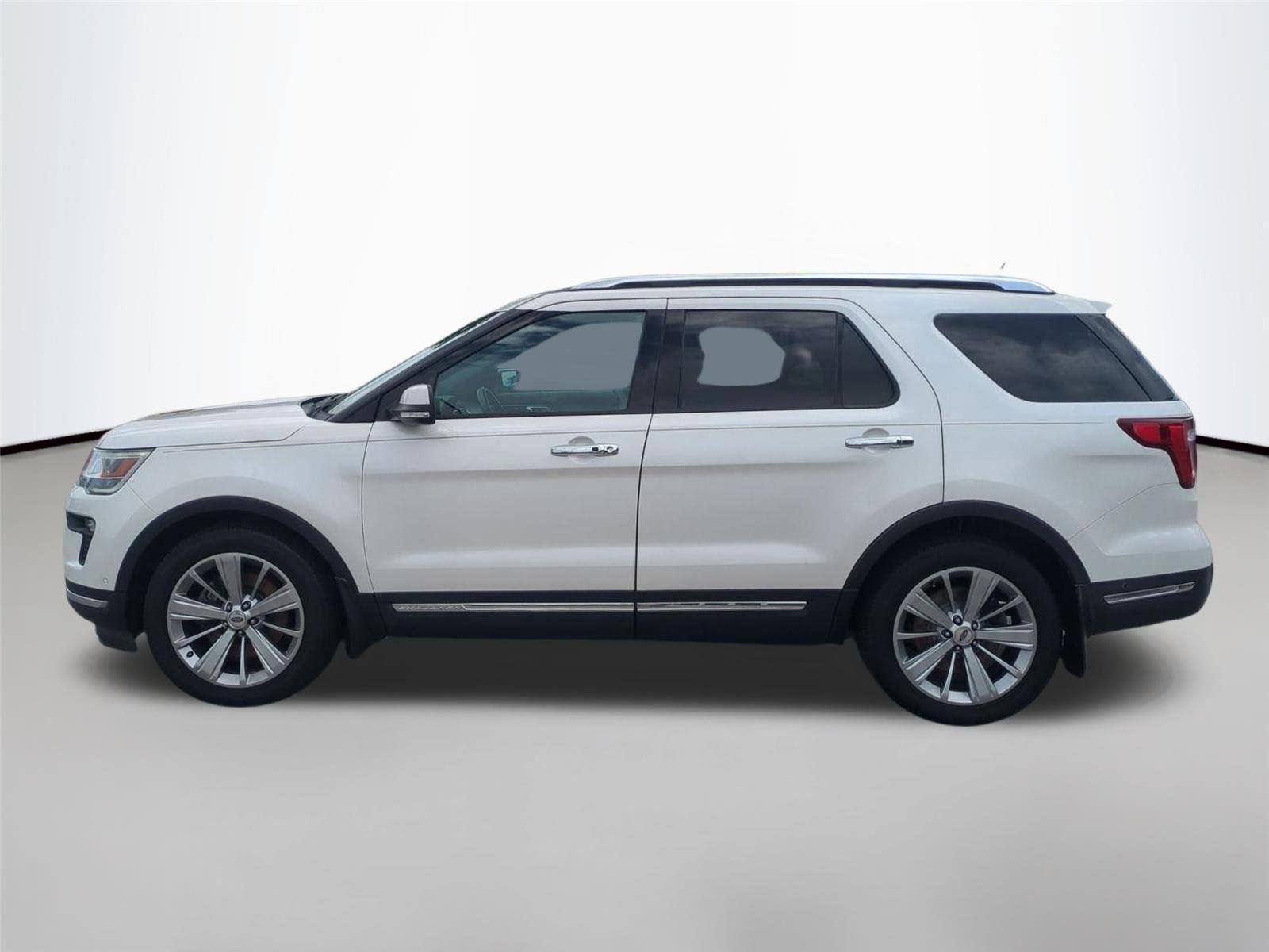 Used 2018 White Platinum Metallic Tri-Coat Ford Limited image 2