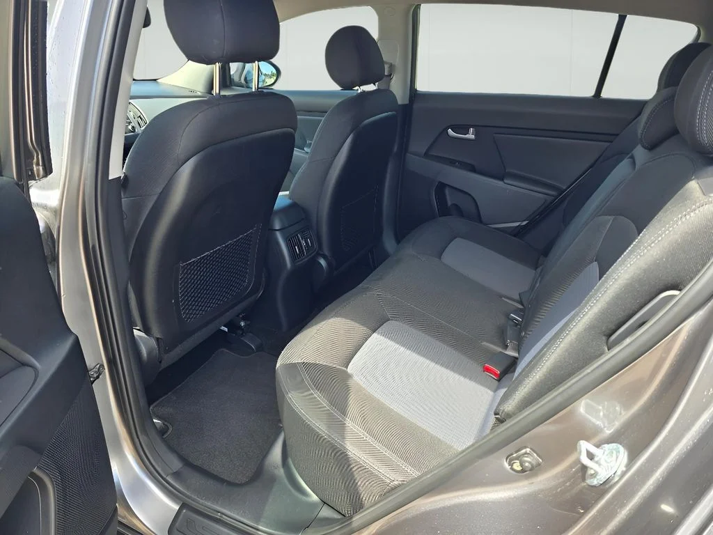 Used 2016 Mineral Silver Kia LX image 24