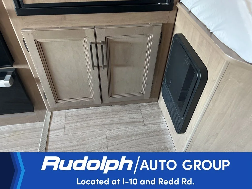 Used 2022 Oxford White Ford Base image 33