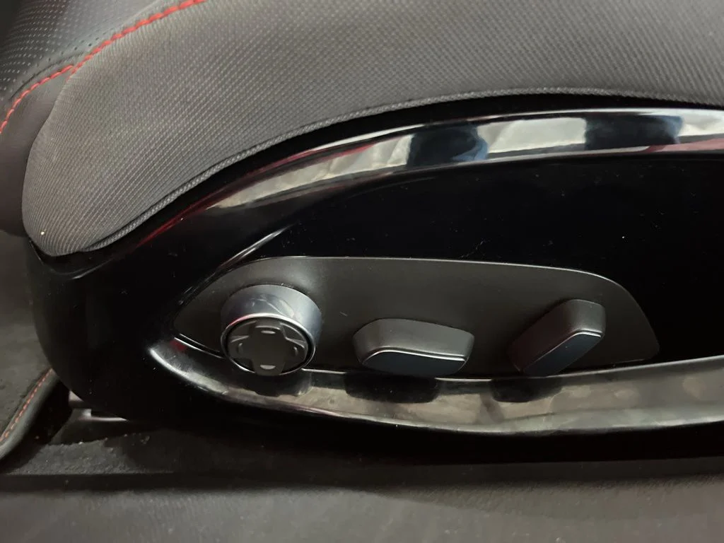 Used 2022 Red Chevrolet Stingray image 13