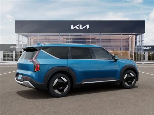 New 2026 Ocean Blue Kia Wind AWD image 6