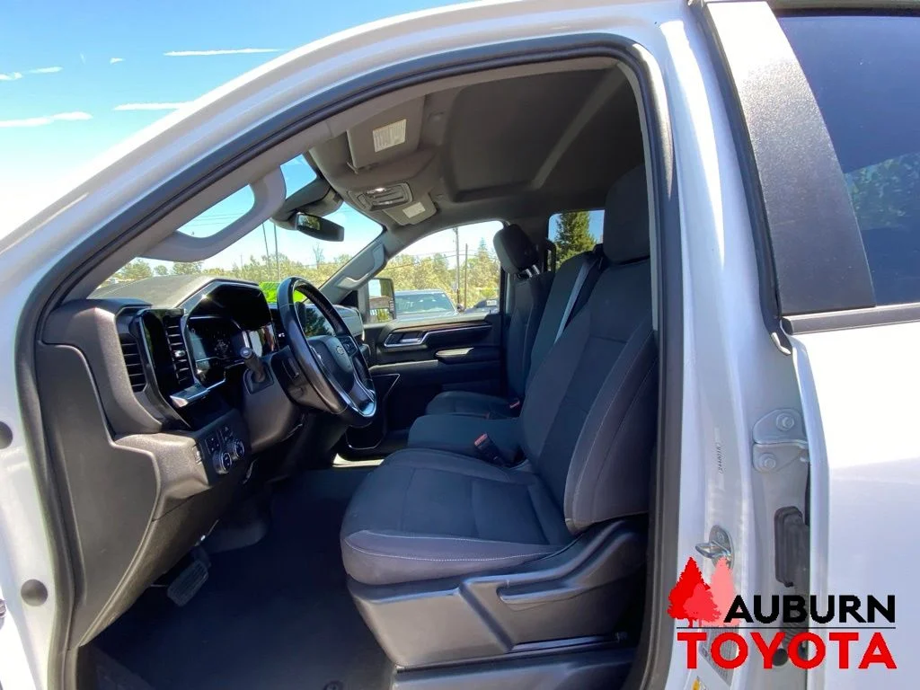 Used 2024 White Chevrolet LT image 29