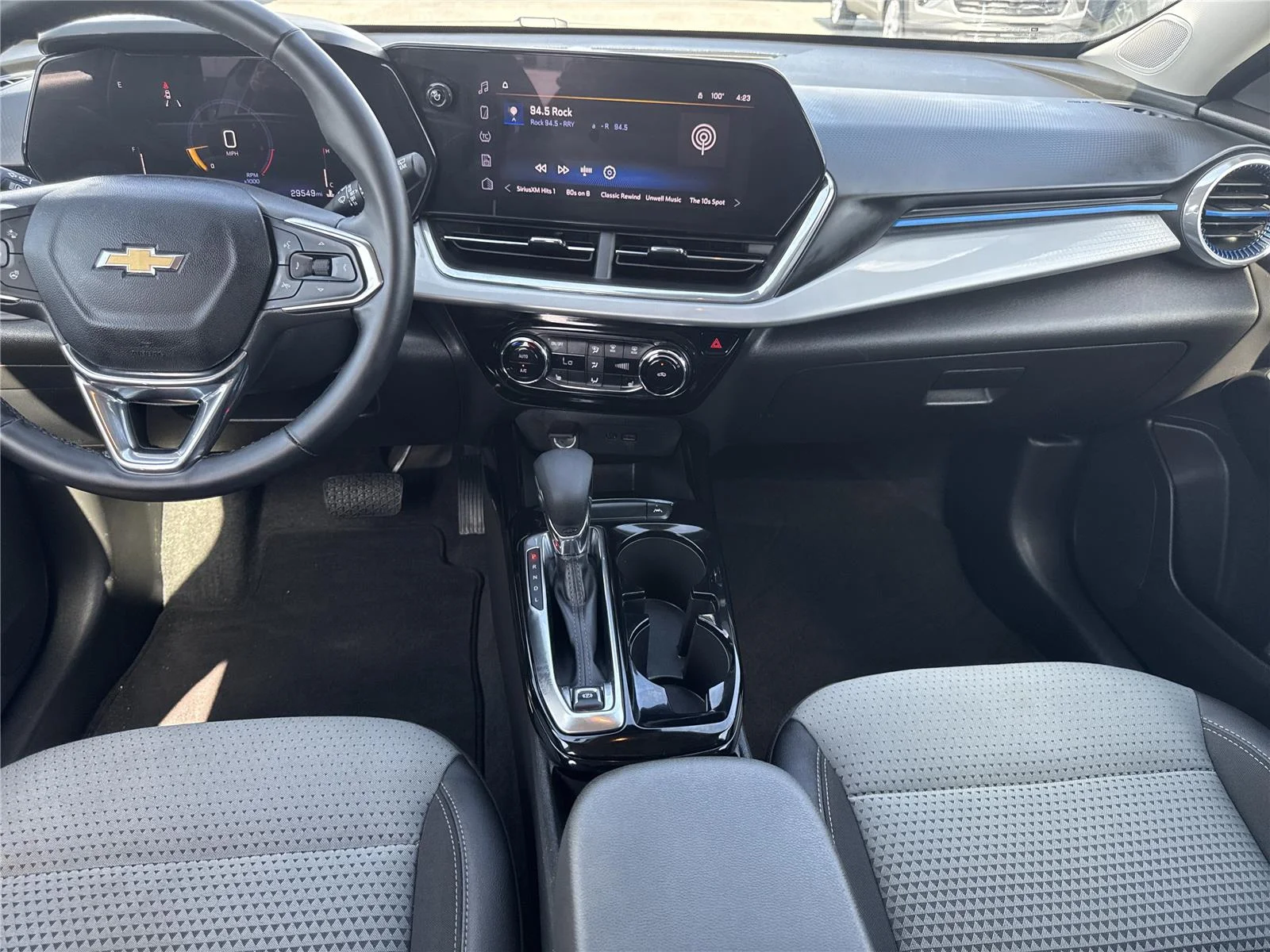 Used 2025 Cypress Gray Chevrolet LT image 15