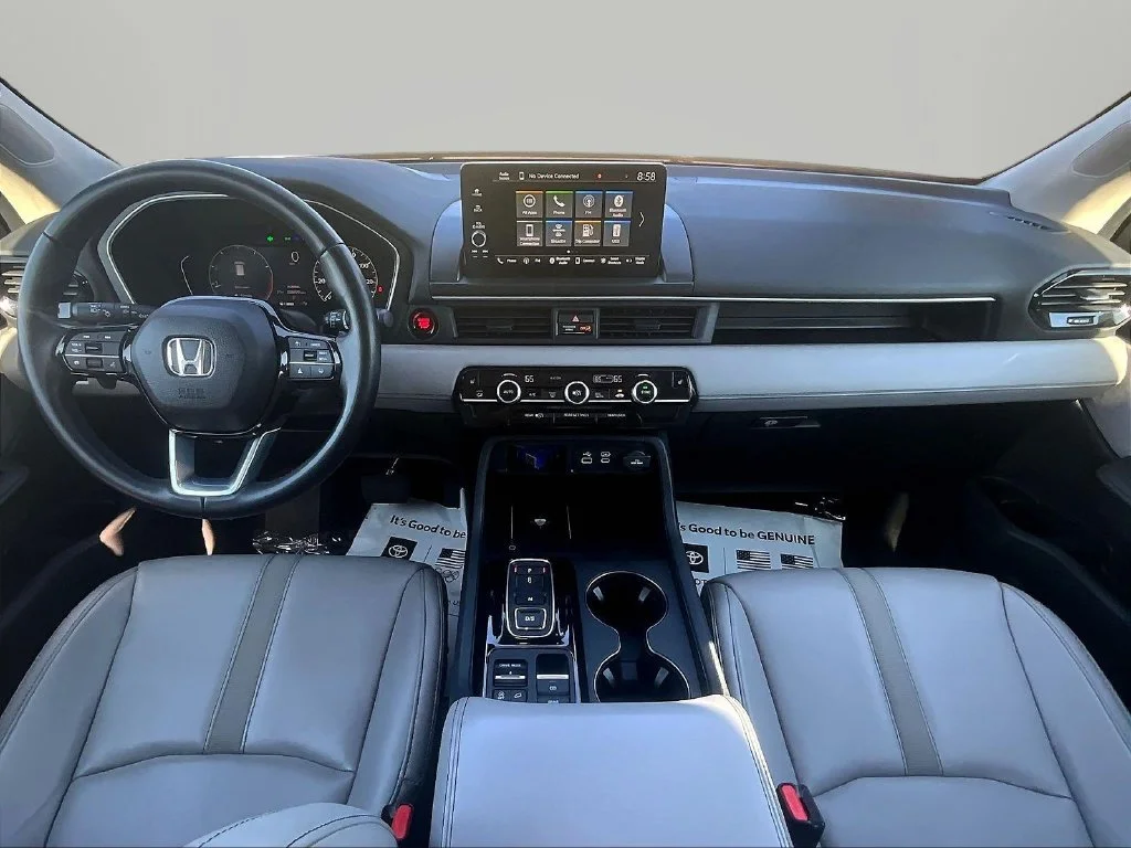 Used 2024 White Honda EX-L image 9