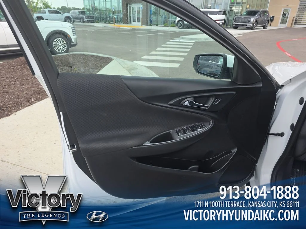 Used 2024 White Chevrolet LT image 10