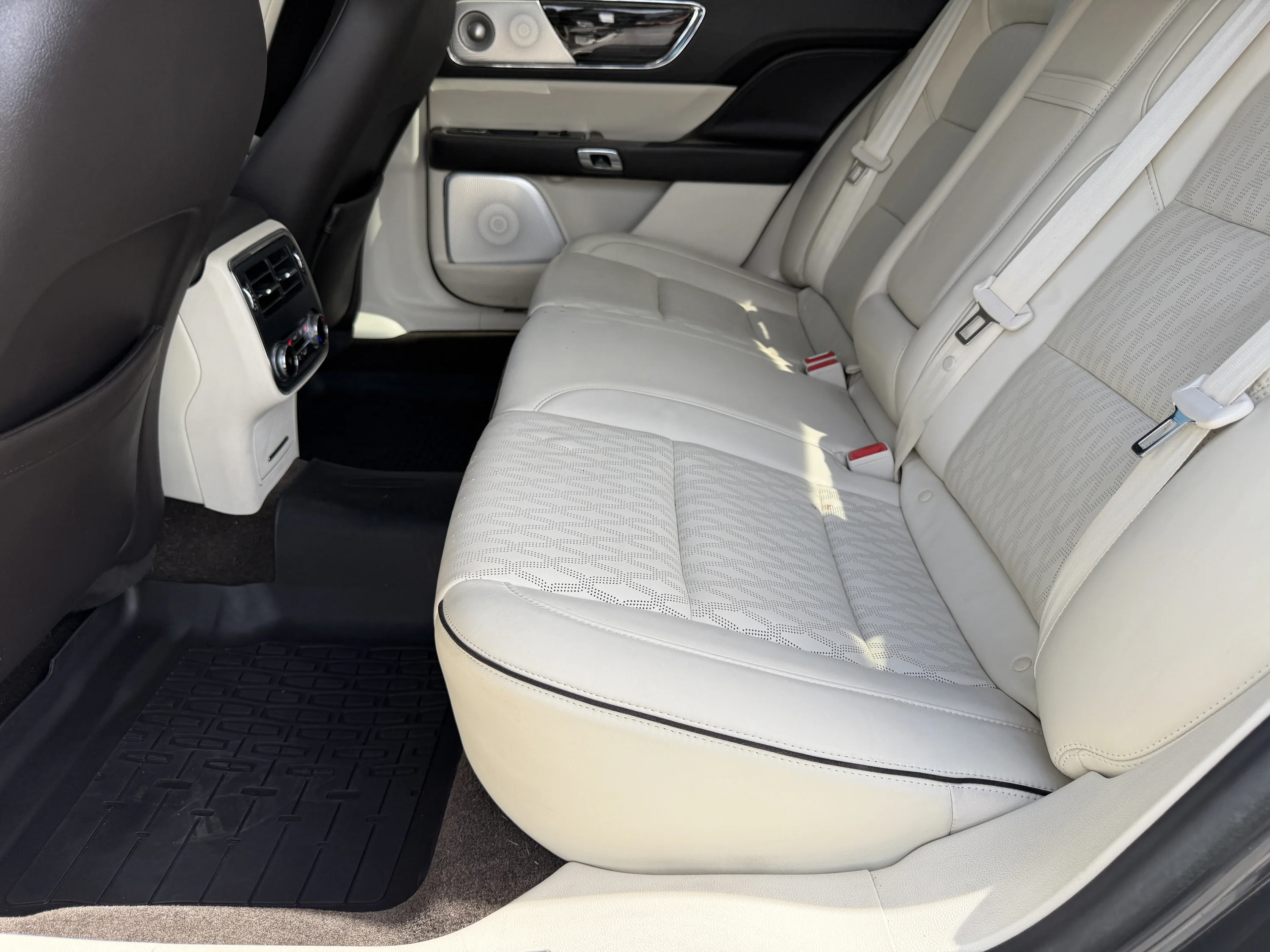 Used 2018 Magnetic Gray Metallic Lincoln Black Label image 19