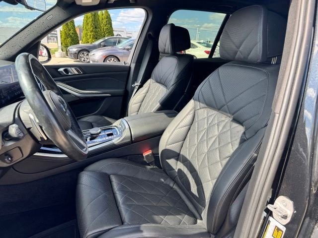 Certified Used 2024 Black Sapphire Metallic BMW xDrive40i image 12