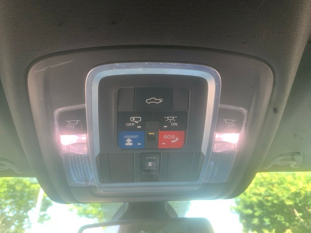 Used 2019 Black Ram Laramie image 22