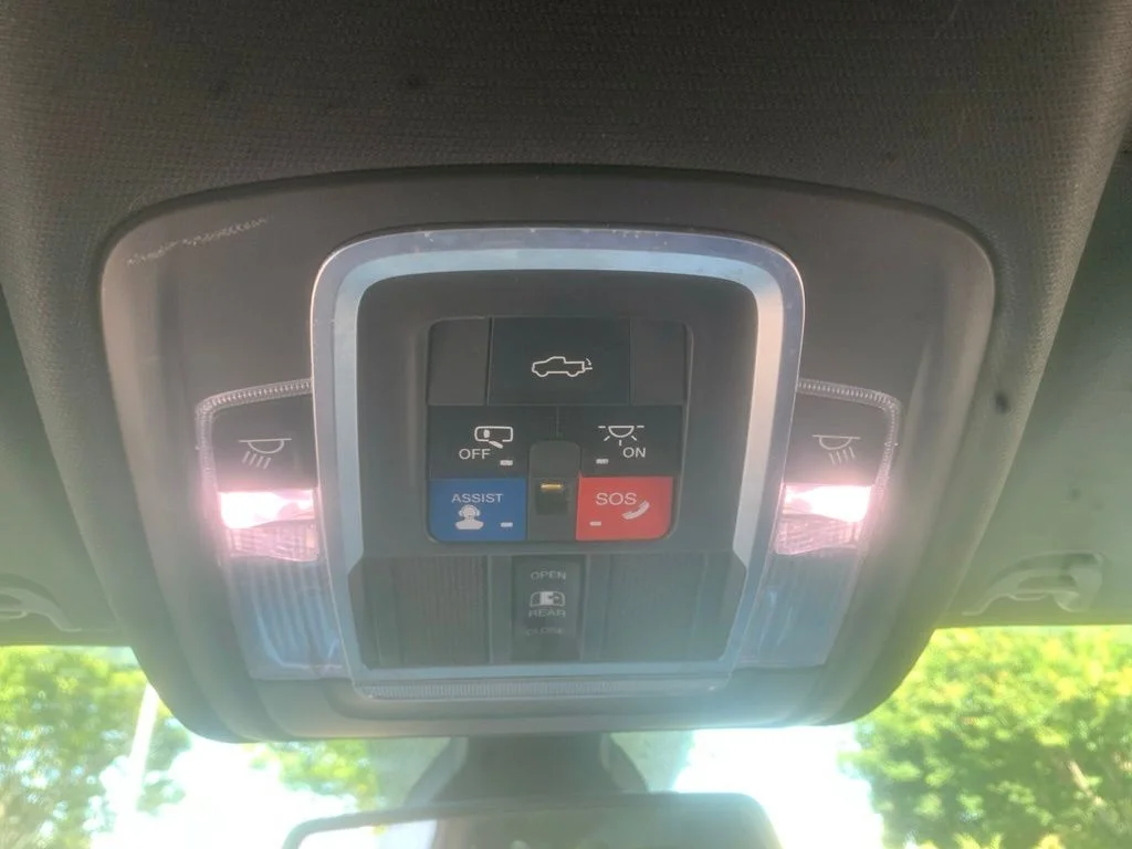 Used 2019 Diamond Black Crystal Pearlcoat Ram Laramie image 22